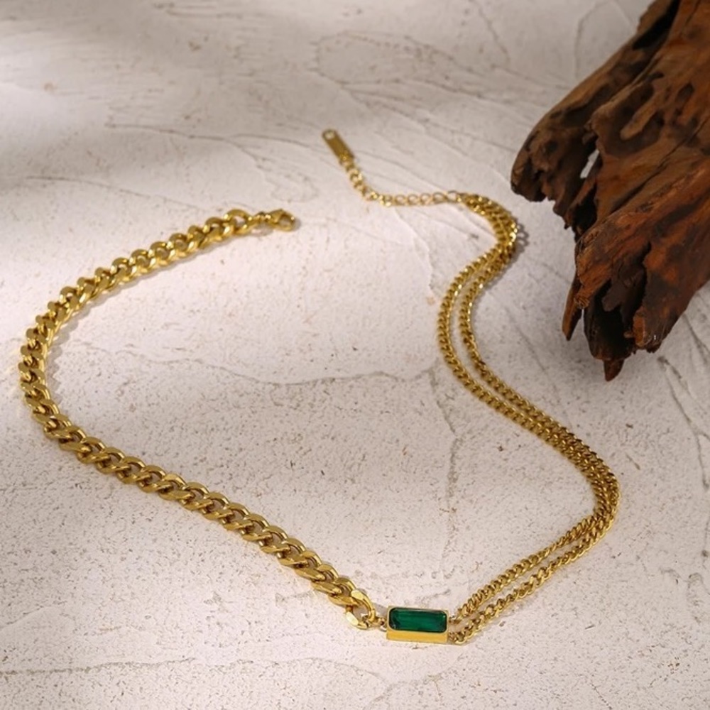 18k Emerald Zirconia Necklace - Picture 2 of 4